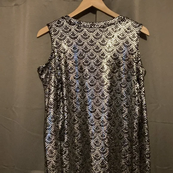 Michael Kors cold shoulder tunic style blouse great condition - Picture 3 of 3